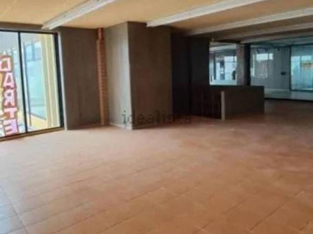 Locali o capannoni in vendita di 205 m² in Via V. Vecchietti, 2