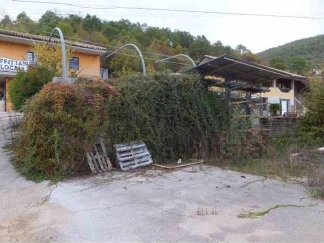 Locali o capannoni in vendita di 216 m² in Via Marcantonio Colonna, 10