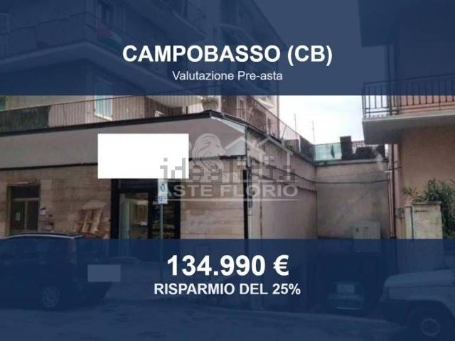 Locali o capannoni in vendita di 221 m² in Via Giuseppe Garibaldi