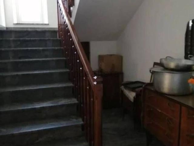 Locali o capannoni in vendita di 233 m² in Via F. Turati, 205