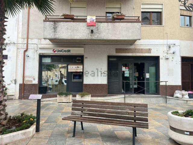 Locali o capannoni in vendita di 235 m² in Corso Umberto I