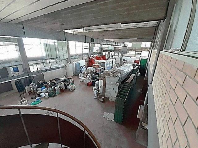 Locali o capannoni in vendita di 27 m² in Via Valle Oscura