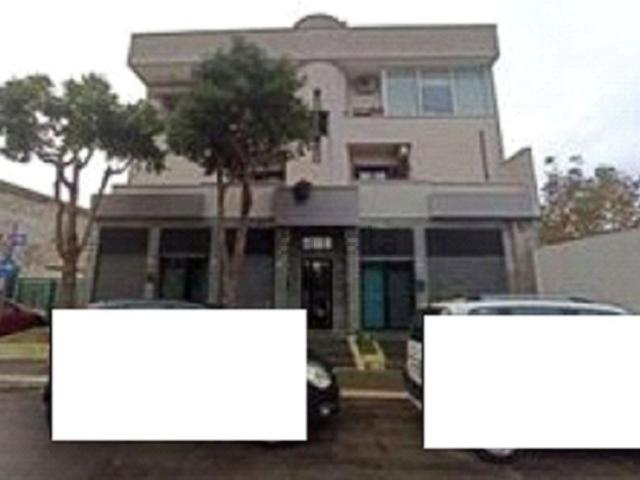 Locali o capannoni in vendita di 240 m² in Via A. Manzoni