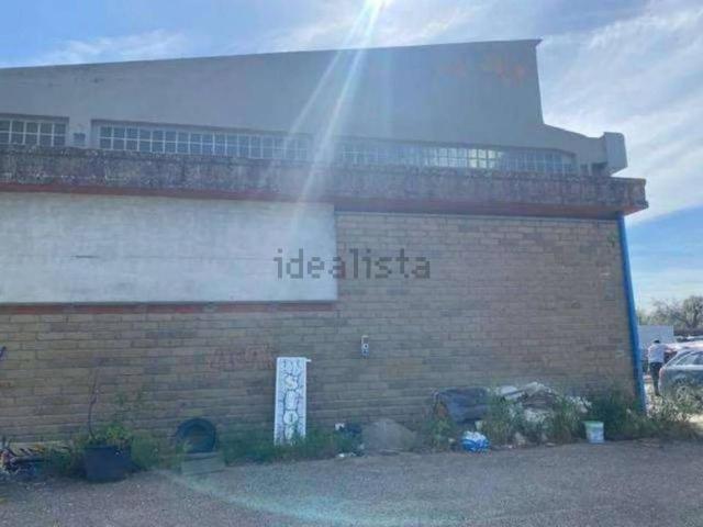 Locali o capannoni in vendita di 2451 m² in Via Cassia Nuova