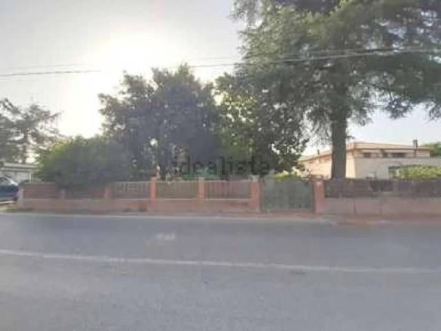 Locali o capannoni in vendita di 247 m² in Via Vulcano, 23