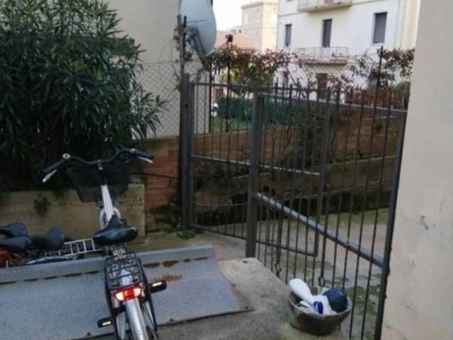 Locali o capannoni in vendita di 249 m² in Via Adige, 69