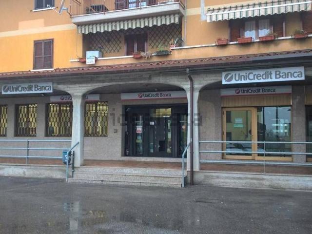 Locali o capannoni in vendita di 261 m² in Via Carlo Curotti