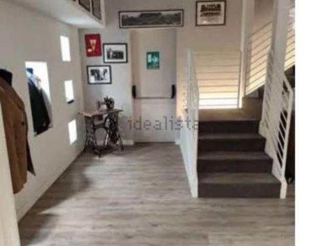 Locali o capannoni in vendita di 262 m² in Via Giacomo Matteotti, 29