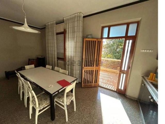Locali o capannoni in vendita di 274 m² in Via Fratelli Bandiera, 34