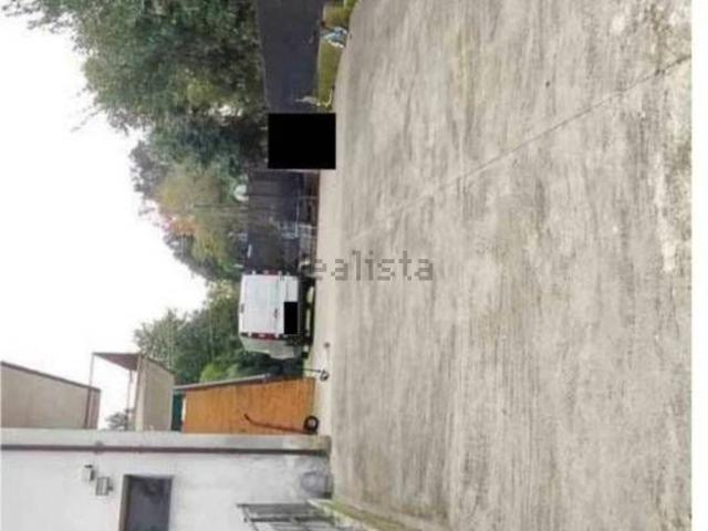 Locali o capannoni in vendita di 275 m² in Via Francesco Baracca, 2