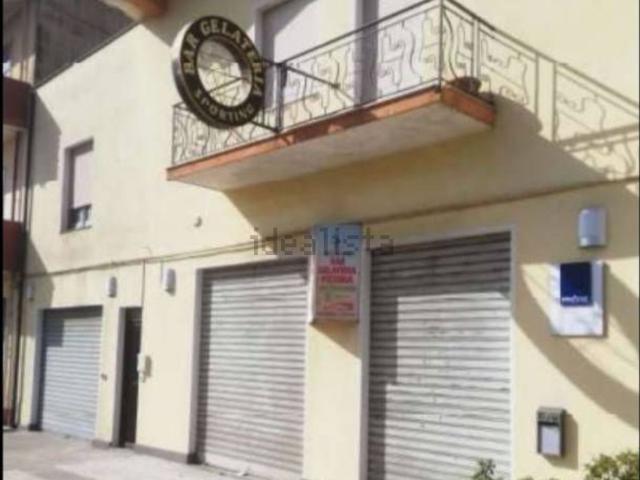 Locali o capannoni in vendita di 276 m² in Via Oristano