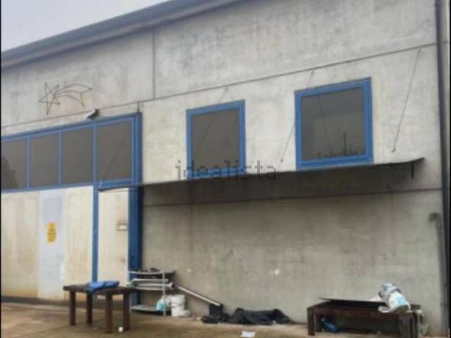 Locali o capannoni in vendita di 285 m² in Via Patriarcato