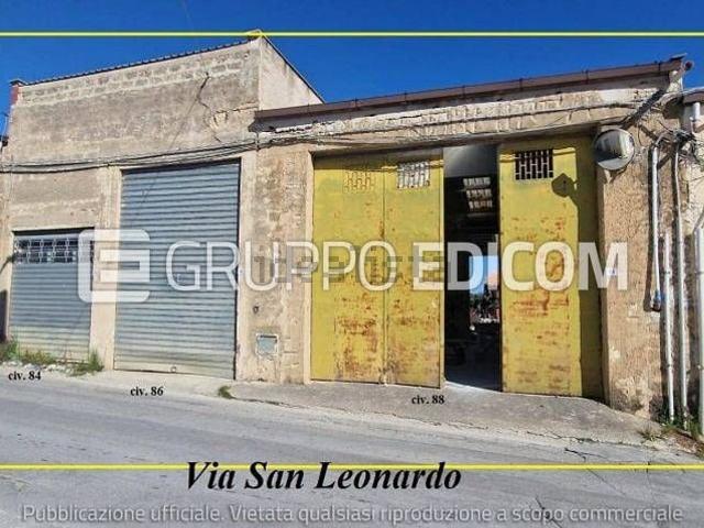 Locali o capannoni in vendita di 300 m² in Via San Leonardo