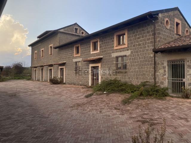 Locali o capannoni in vendita di 300 m² in Via San Vitaliano, 10