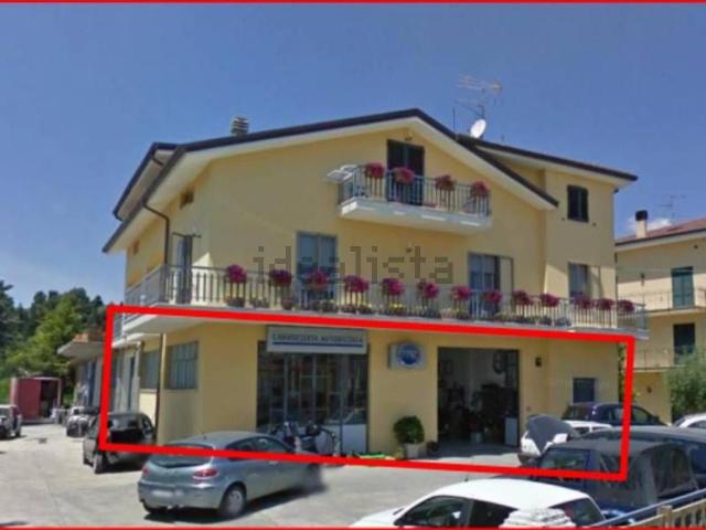 Locali o capannoni in vendita di 317 m² in Via Alcide De Gasperi