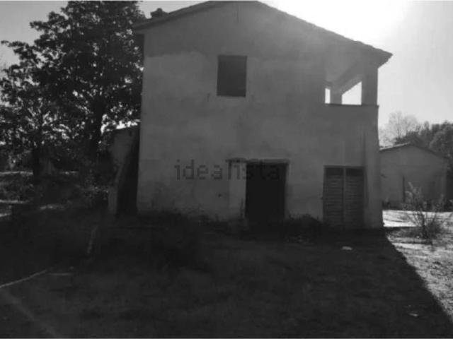 Locali o capannoni in vendita di 340 m² in Strada Cassia Sud, 72