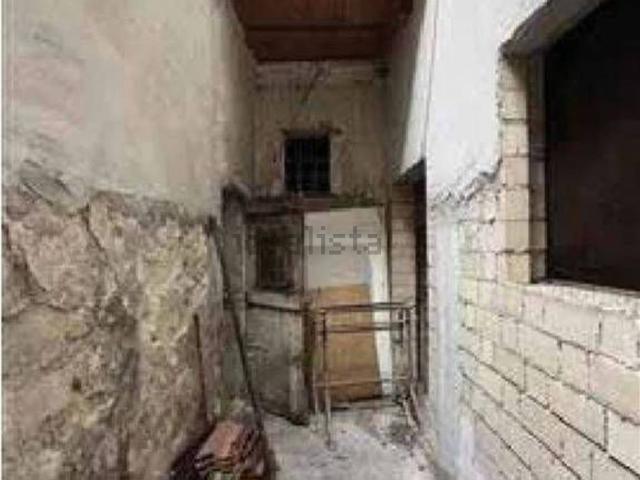 Locali o capannoni in vendita di 351 m² in Via Solimo, 25
