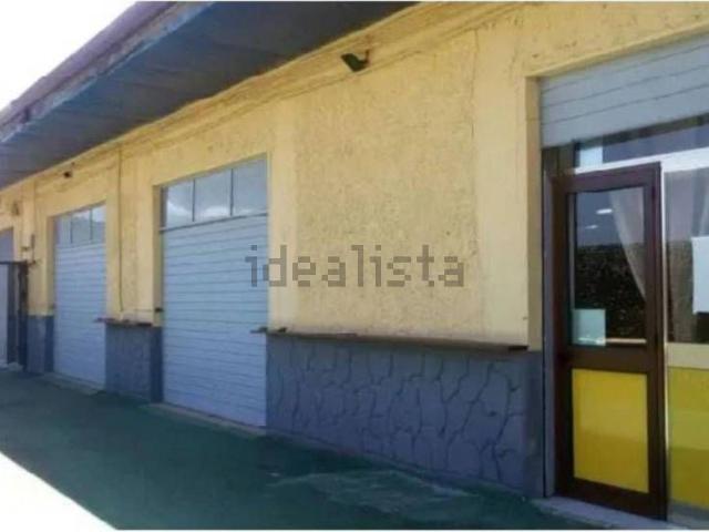 Locali o capannoni in vendita di 352 m² in Contrada San Bartolomeo
