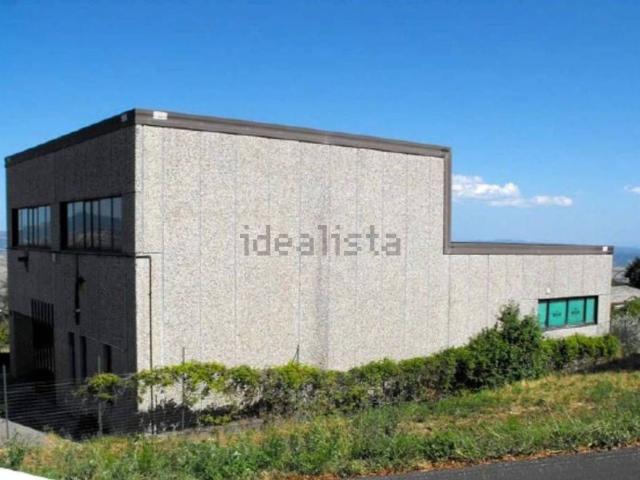 Locali o capannoni in vendita di 356 m² in Via Ombrone, 230