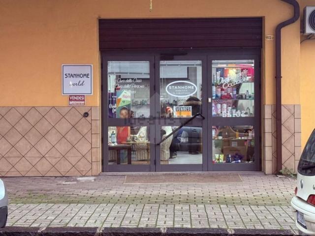 Locale in vendita di 35 m² in Via Popilia, 113