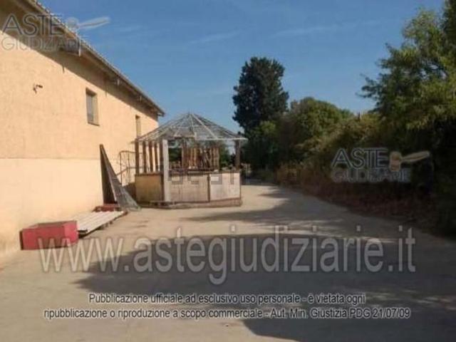 Locali o capannoni in vendita di 360 m²