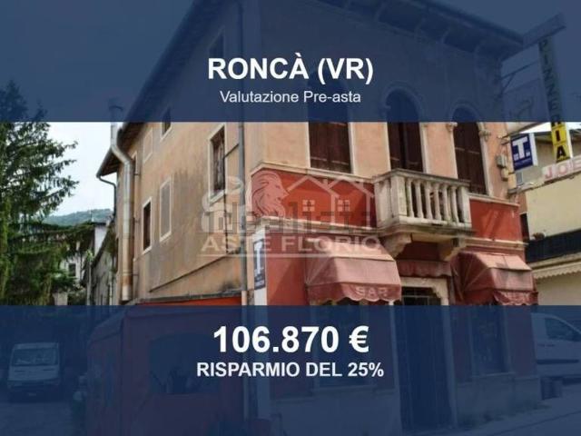 Locali o capannoni in vendita di 361 m² in Via Roma, 77