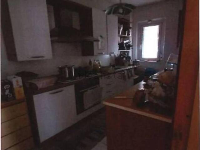 Locali o capannoni in vendita di 378 m² in Via Romolo Murri