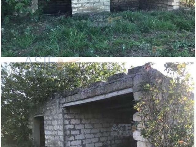 Locali o capannoni in vendita di 38918 m² in Contrada Corigliano