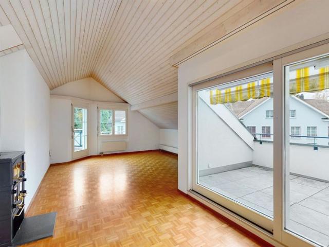 Attractive, bright attic apartment