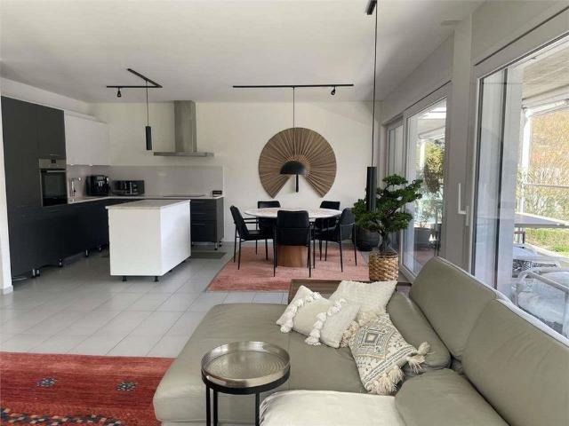 Modern luxury residence with large terrace and double bathroom in the Ver