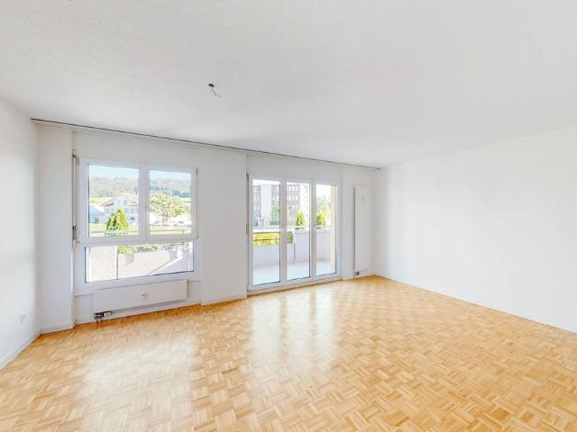 Apartment with a seating area in a family friendly location!