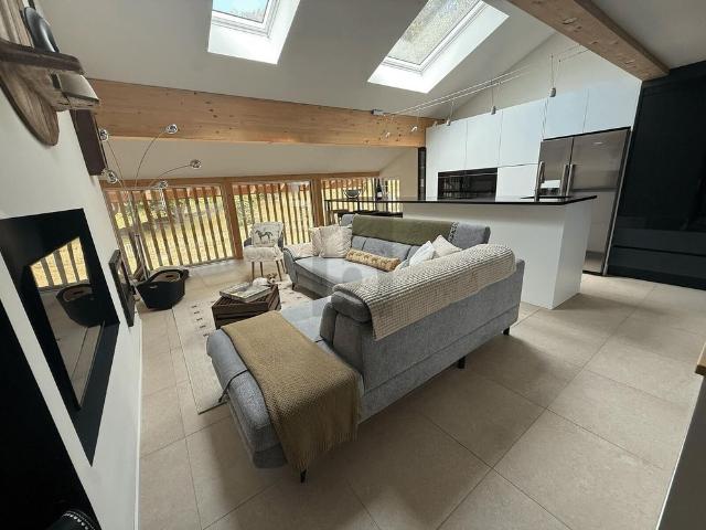 LOFT EXCLUSIF AVEC JARDIN PRIVÉ ET GARAGE