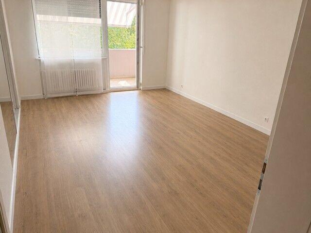 Charming 3 room apartment with balcony & garden use Reinach BL