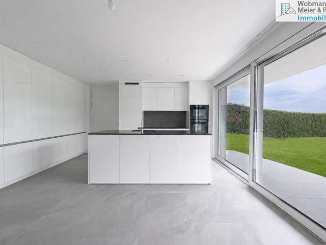 High quality 4.5 room new build apartment with winter garden on the ground floor