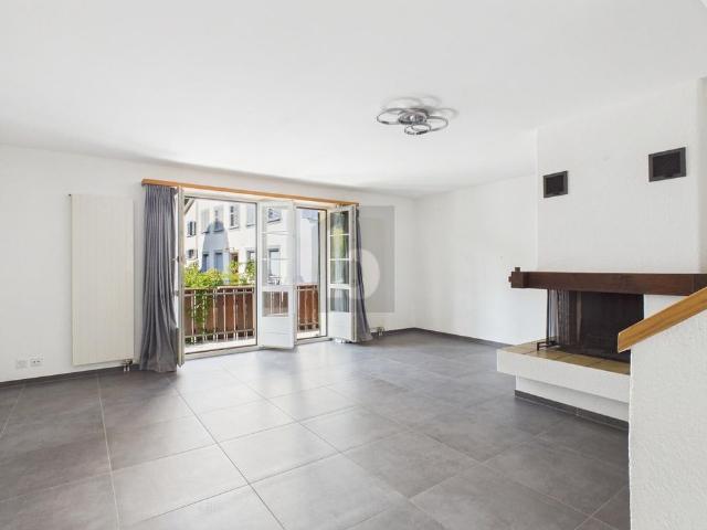 KÜRZLICH RENOVIERT MIT VIEL PLATZ AN IDYLISCHER LAGE