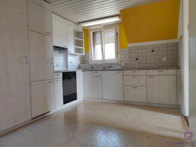 3 room attic apartment in MFH with only 3 parties!