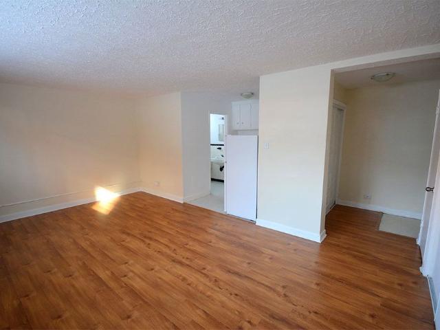 Located minutes to Downtown Ottawa and the University of Ottawa
