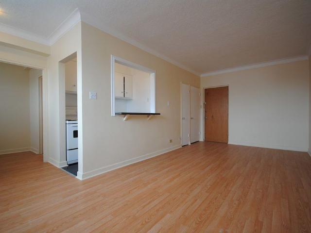 Located minutes to Downtown Ottawa and the University of Ottawa