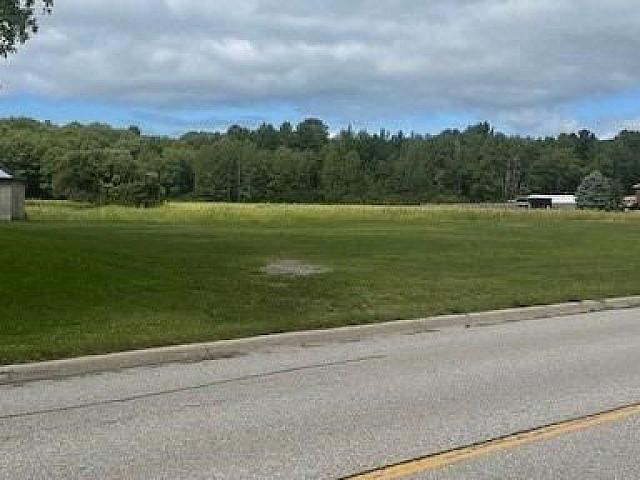Located Near Near Yonge, Hwy 11 & Bathurst
