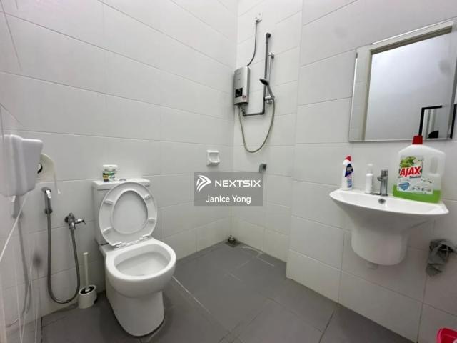 Located in a high traffic commercial hub, it is suitable for F&B, retail, showroom, or office use. A strategic location with strong visibility and customer flow—perfect for business growth