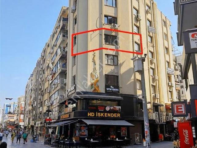 Locateden  Konak alsancak Kıbrıs Şehitleri Caddesinde 2+1 Ofis