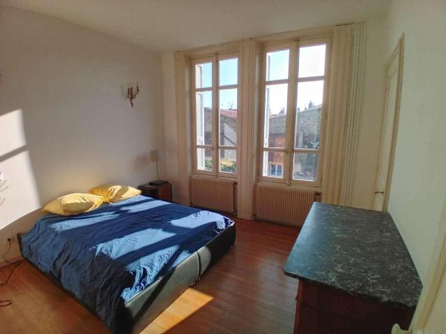 location 5 pièces meublée de 165 m² à Saint Étienne