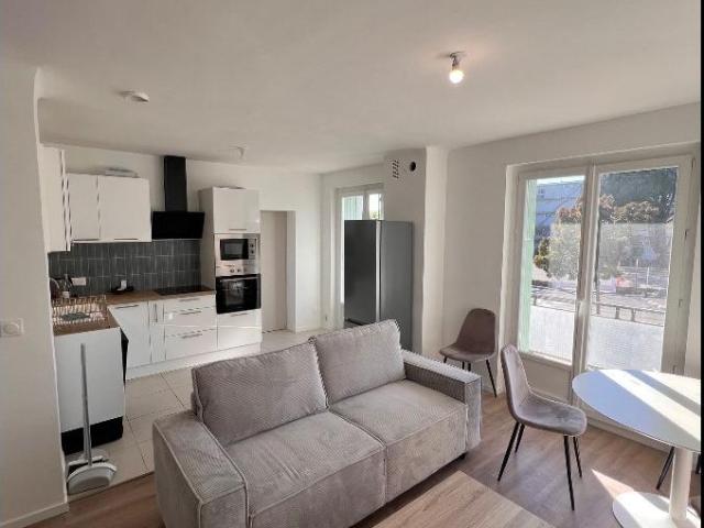 location 5 pièces meublée de 100 m² à Avignon