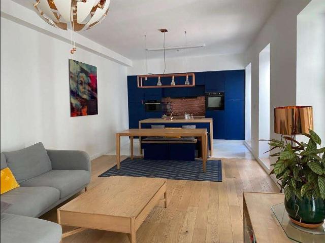 Location 5 pièces meublée de 120 m² à Malakoff
