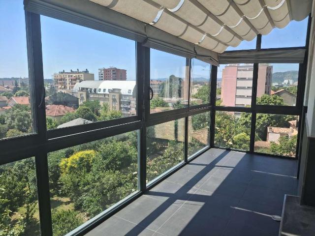 location 5 pièces meublée de 120 m² à Valence