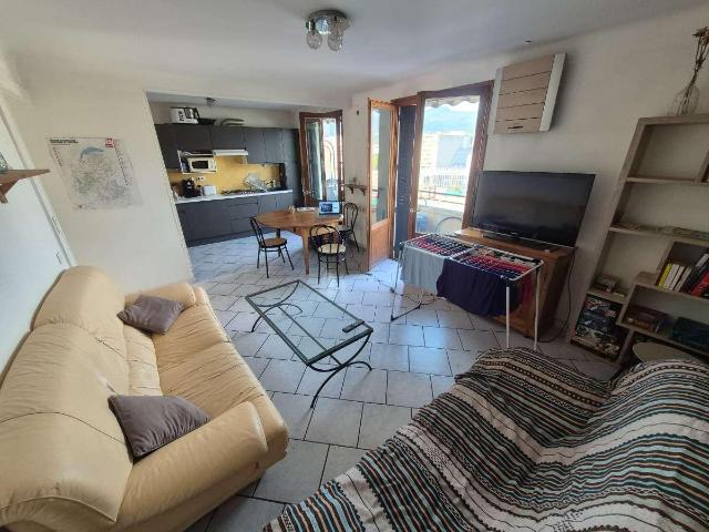 location 5 pièces meublée de 80 m² à Chambéry