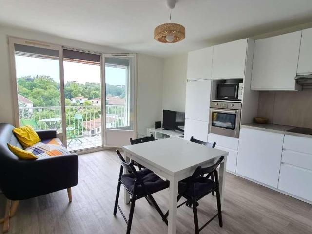 location 5 pièces meublée de 82 m² à Lyon