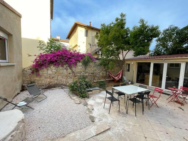 location 5 pièces meublée de 90 m² à Toulon