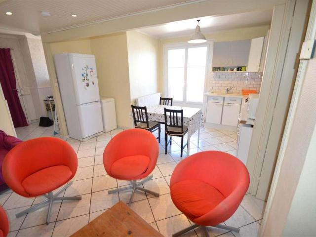 location 5 pièces meublée de 90 m² à Villeurbanne