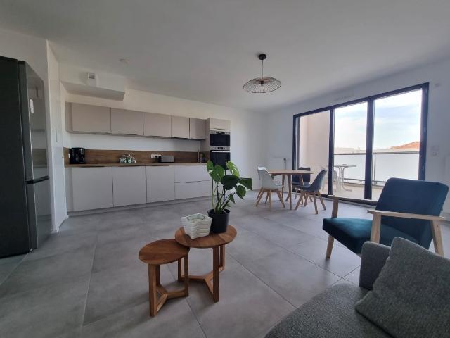 LOCATION 69008 LYON APPARTEMENT T4 MEUBLE AU 6ème étage balcon et garage résidence neuve idéal pour ét